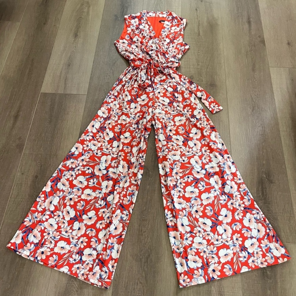 Tommy Hilfiger Wide Leg Floral Stretch Jumpsuit Women Sz 6/S Belt Sleeveless